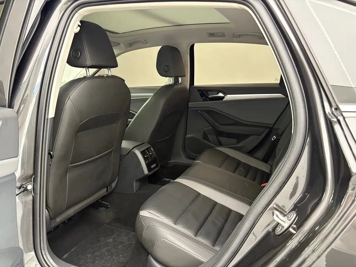 Volkswagen Sagitar 2021 200TSI DSG Comfort Smart Edition фото 10