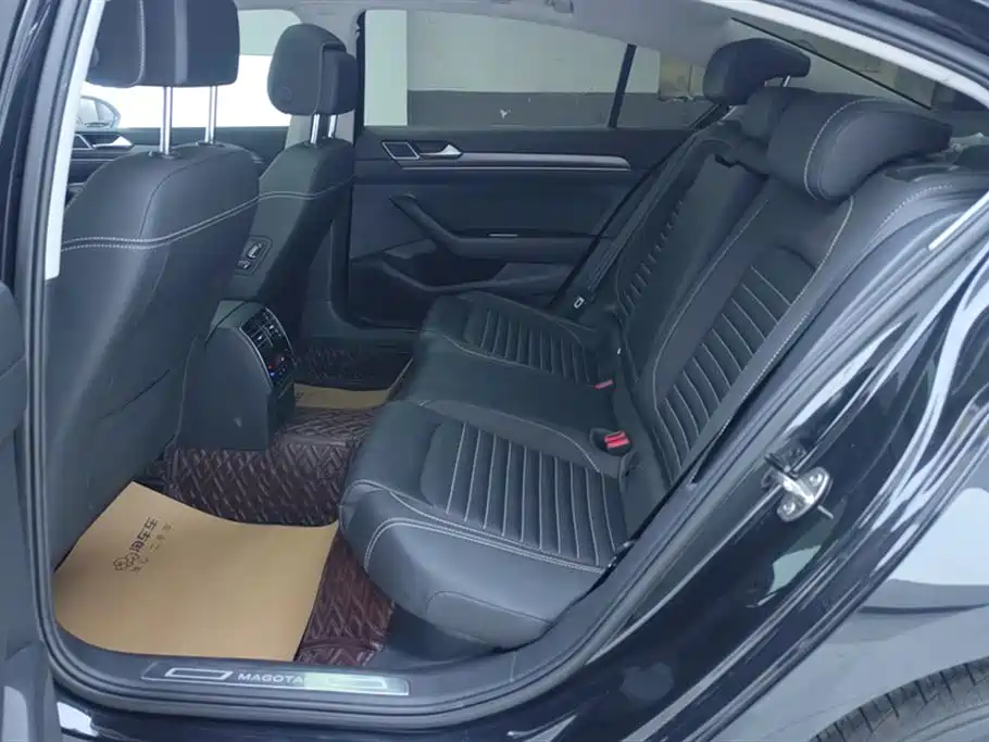 Volkswagen Magotan 2020 330TSI DSG Leading фото 11