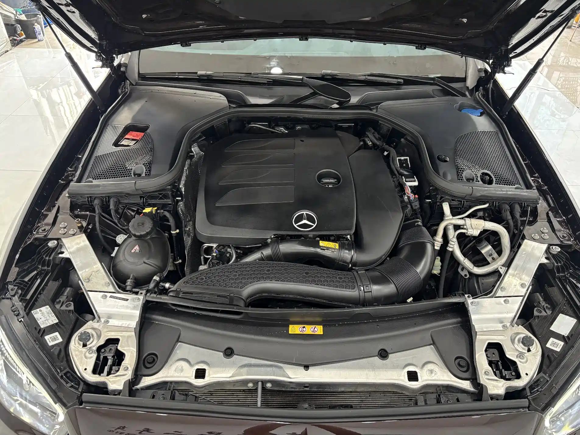 صورة 29 - Mercedes-Benz E-Class