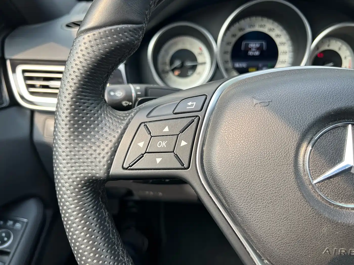 Mercedes-Benz E-Class 2015 Facelift E 260 L Sport фото 36