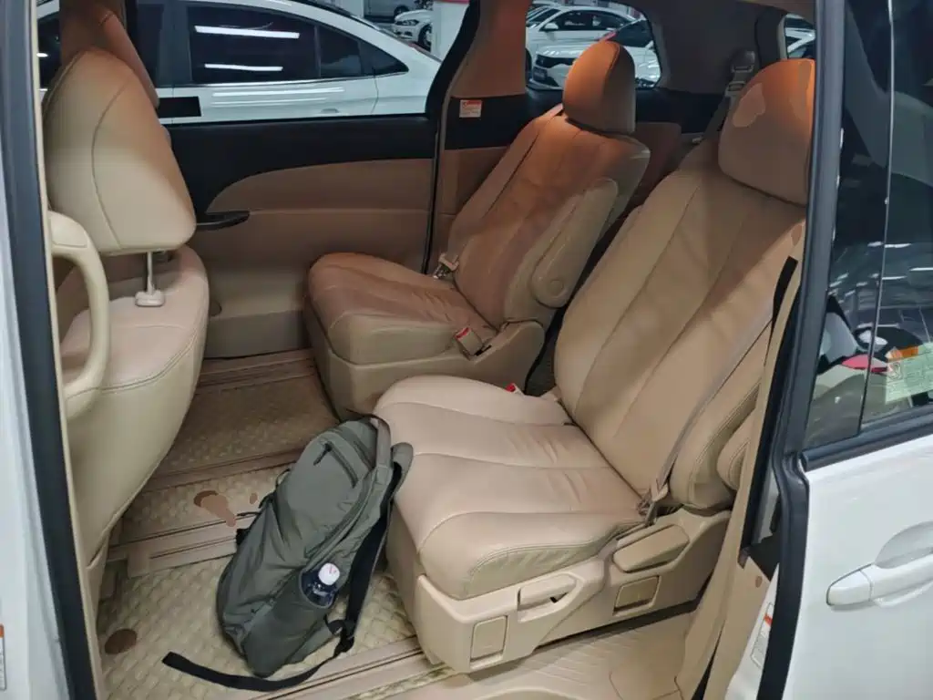 Toyota Previa 2018 2012 2.4L 7-Seater Luxury Edition