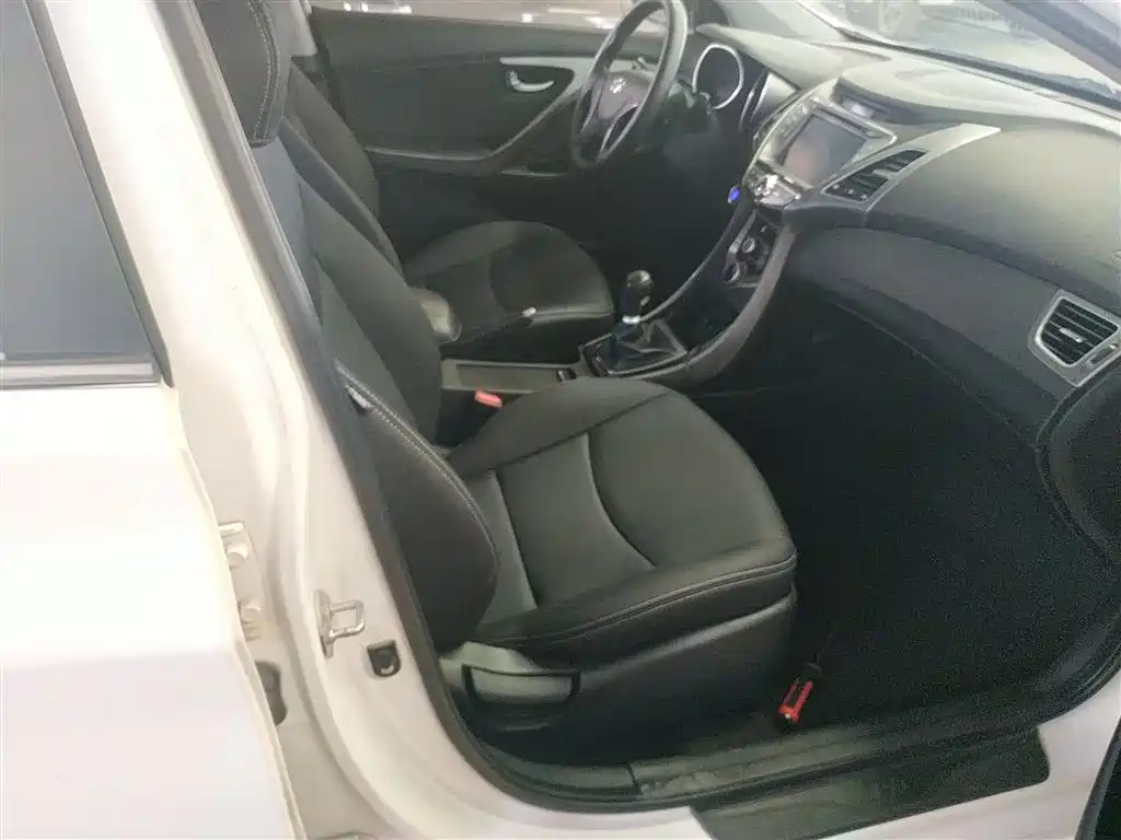 Hyundai Langdong 2015 1.6L Manual Premium фото 16