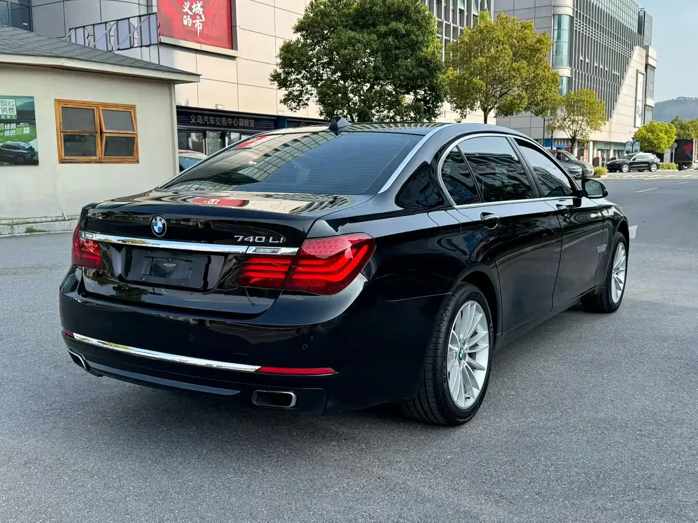 BMW 7 Series 2013 Model 740Li Leading фото 5