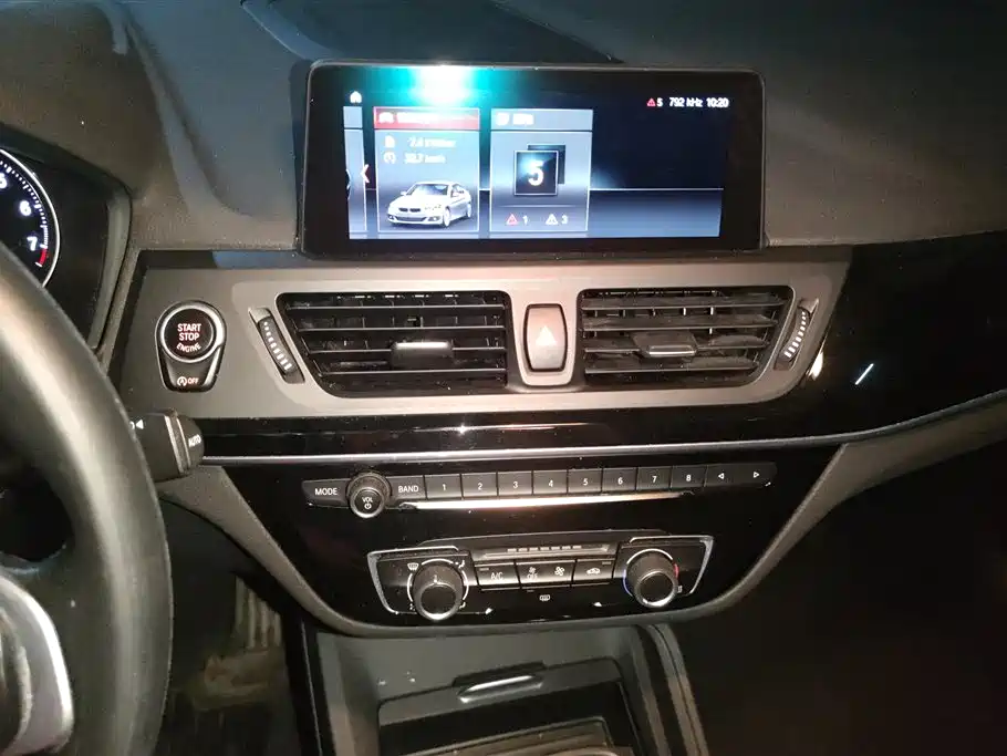 BMW 1 Series 2021 120i M Sport фото 13