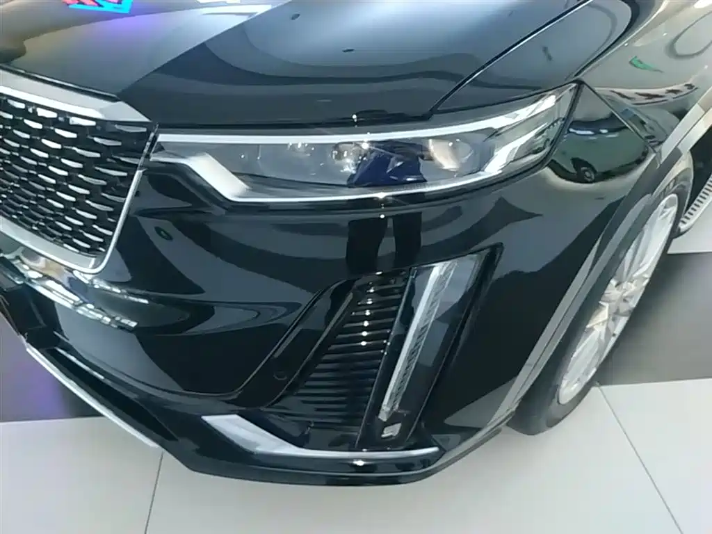 Cadillac XT6 2022 2.0T 6-Seater 2WD Luxury Edition фото 24