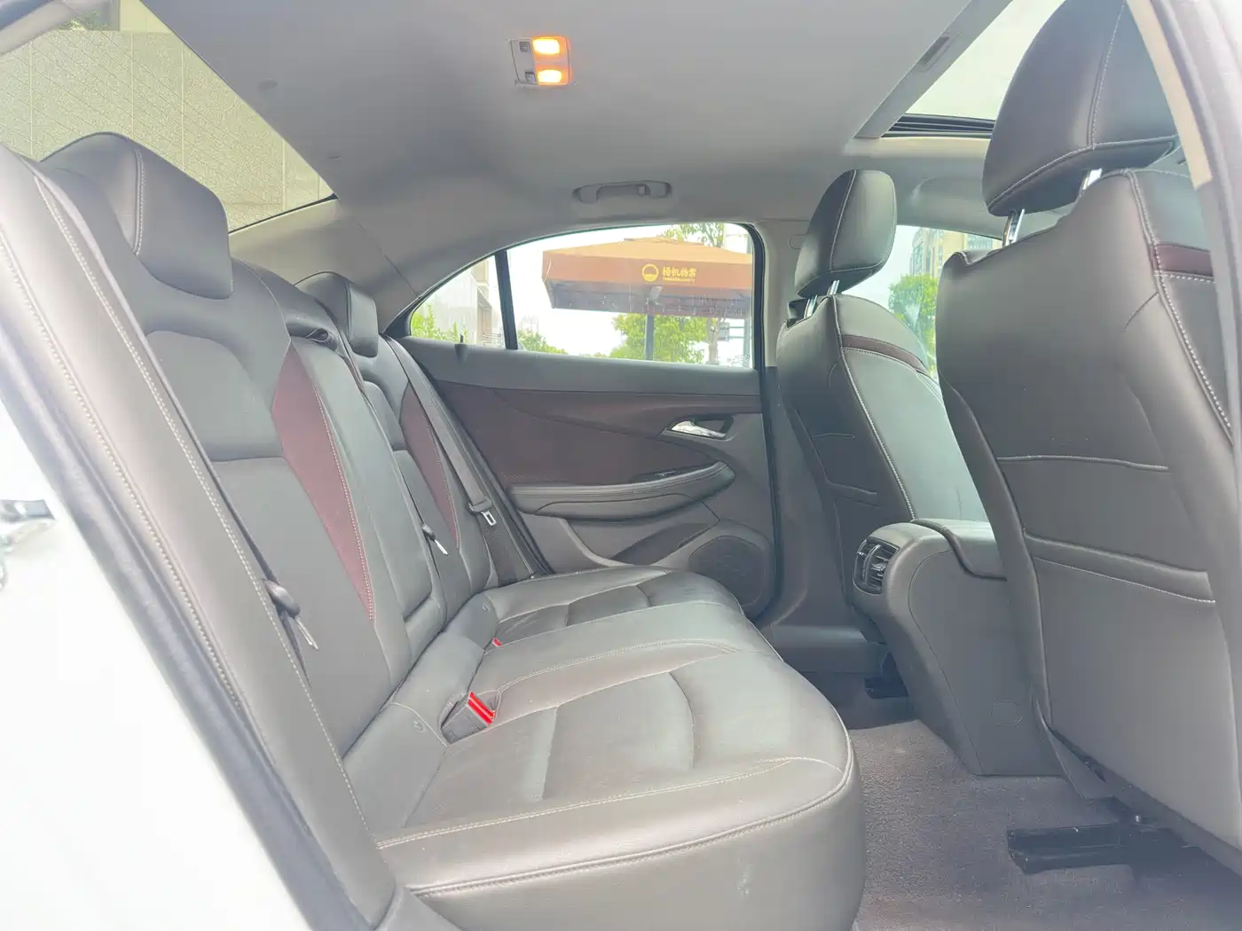 Chevrolet Malibu 2016 2.0L Automatic Luxury фото 11