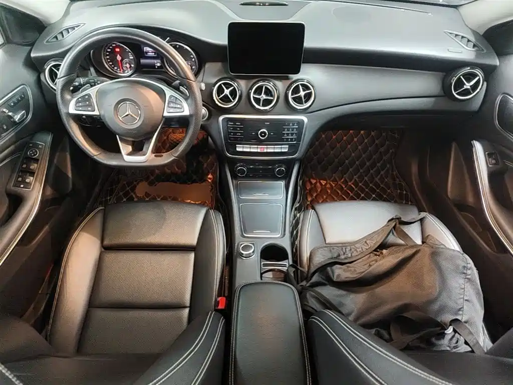 Mercedes-Benz GLA 2019 GLA 200 Dynamic фото 10