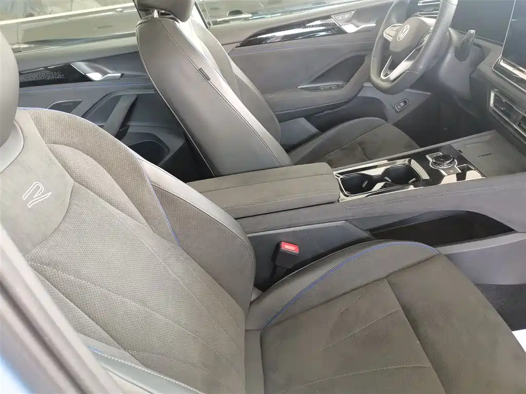 Volkswagen Tiguan L 2024 PRO 380TSI 4WD R-Line Premium Edition фото 25