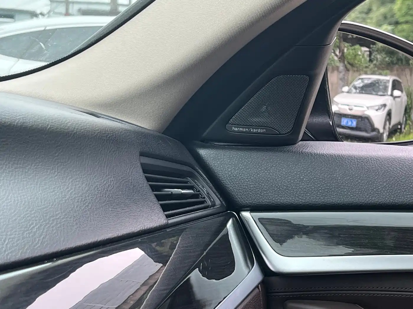 BMW 5 Series 2017 525Li Luxury Design Package фото 11
