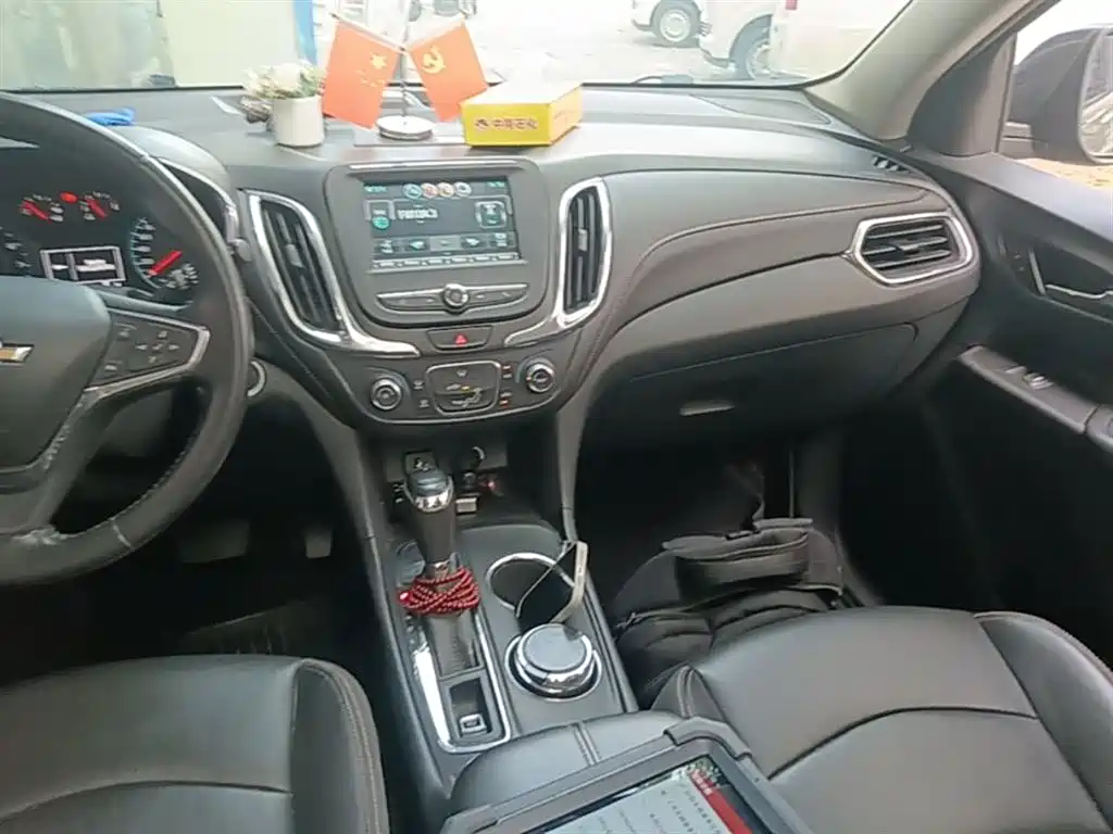 Chevrolet Equinox 2018 535T Automatic Galloping Edition фото 13