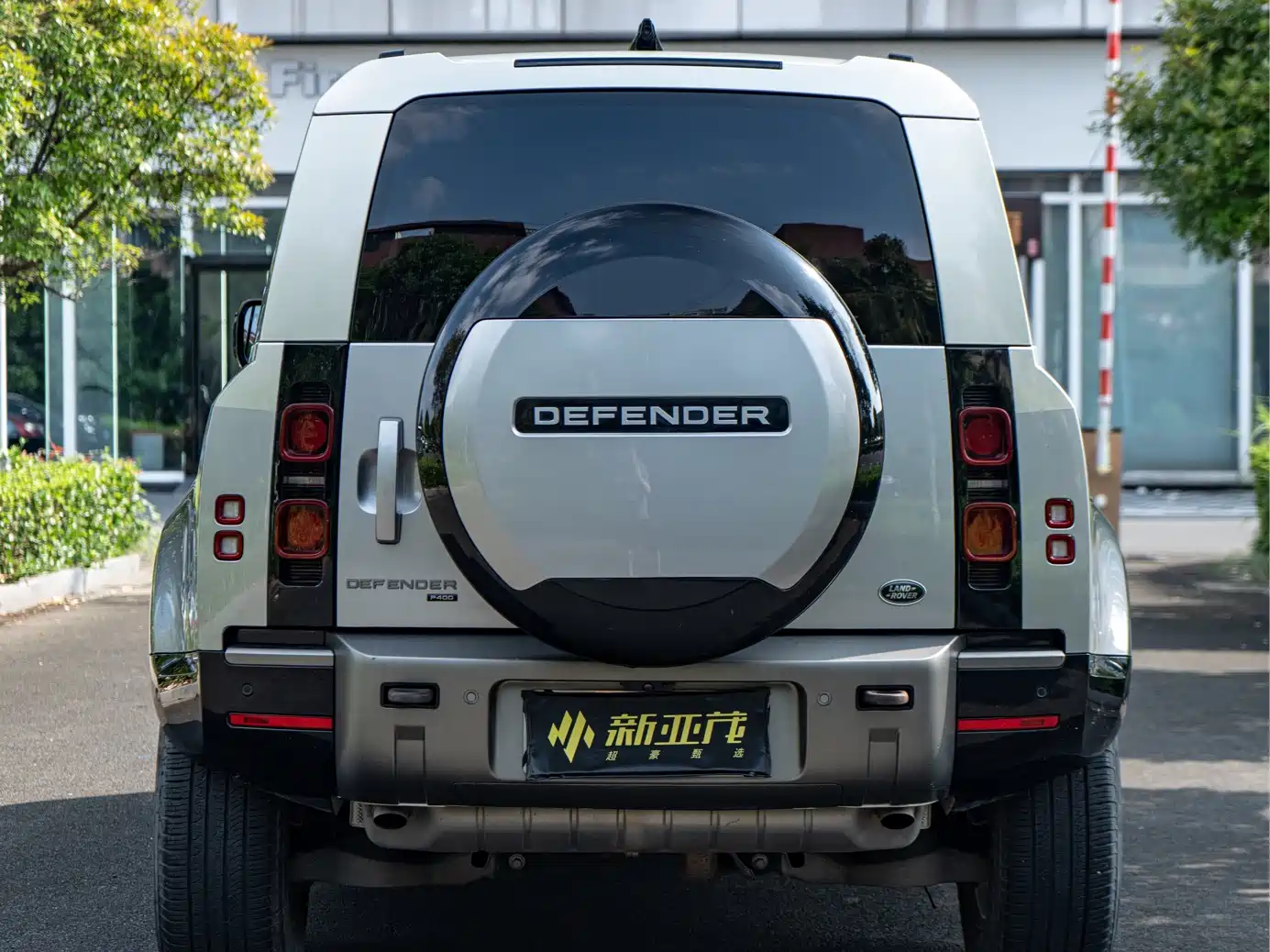 Land Rover Defender 2023 Facelift 110 3.0T P400 X-DYNAMIC HSE фото 13