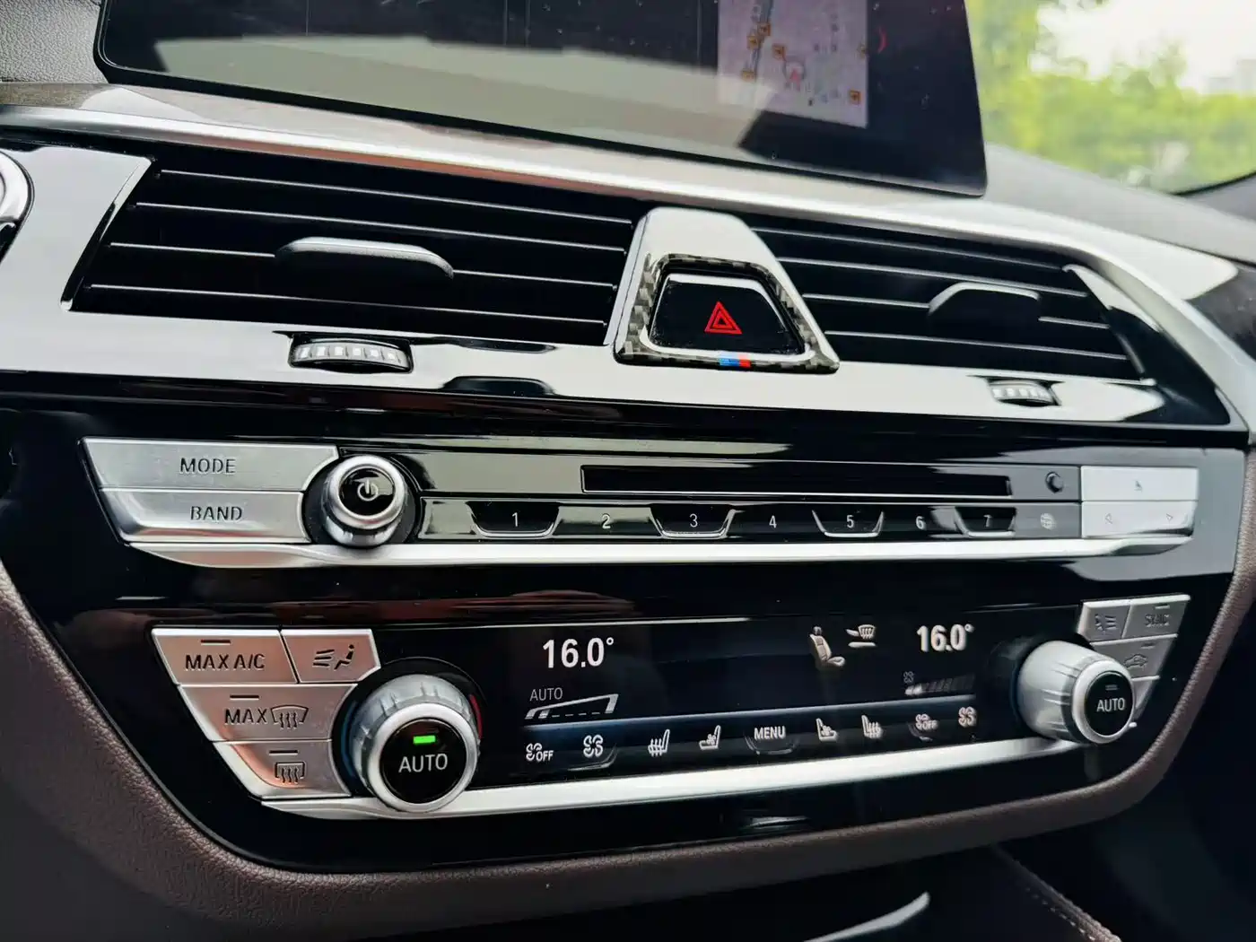 BMW 5 Series 2019 530Li Premium M Sport Package фото 13