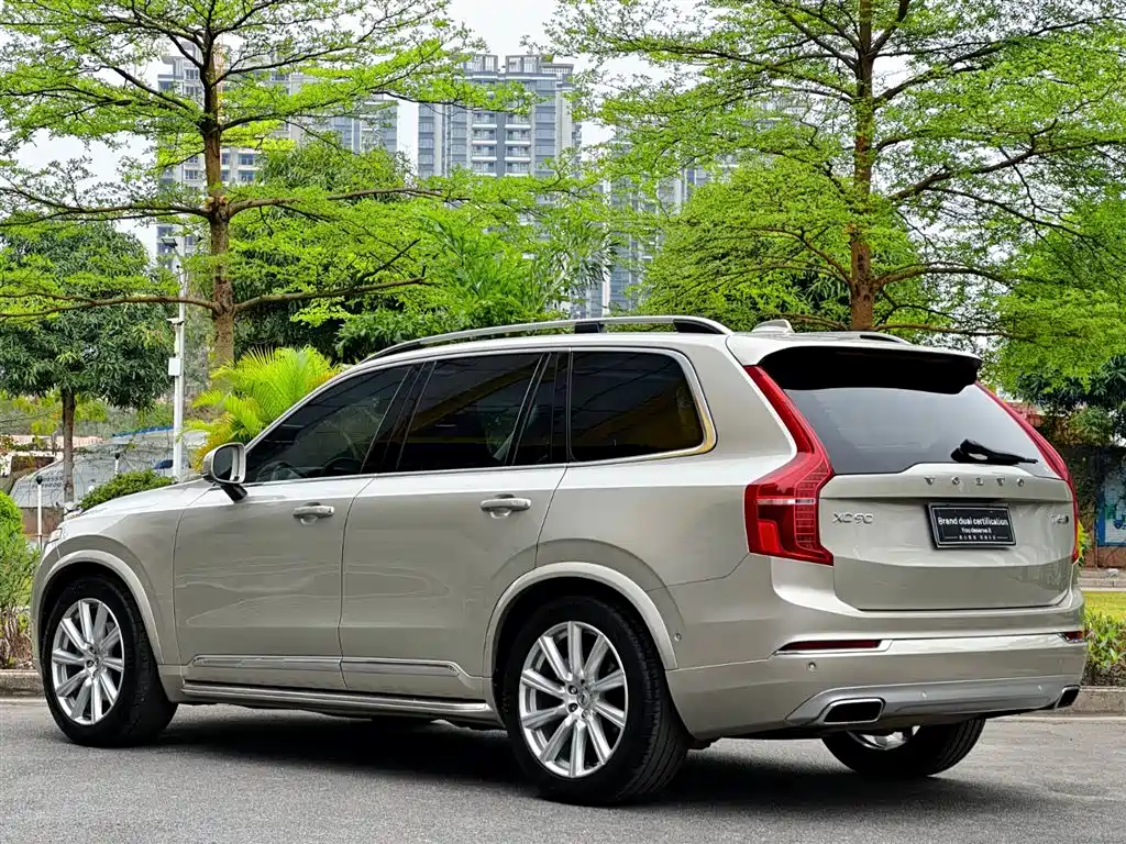 Фото 6 - Volvo XC90