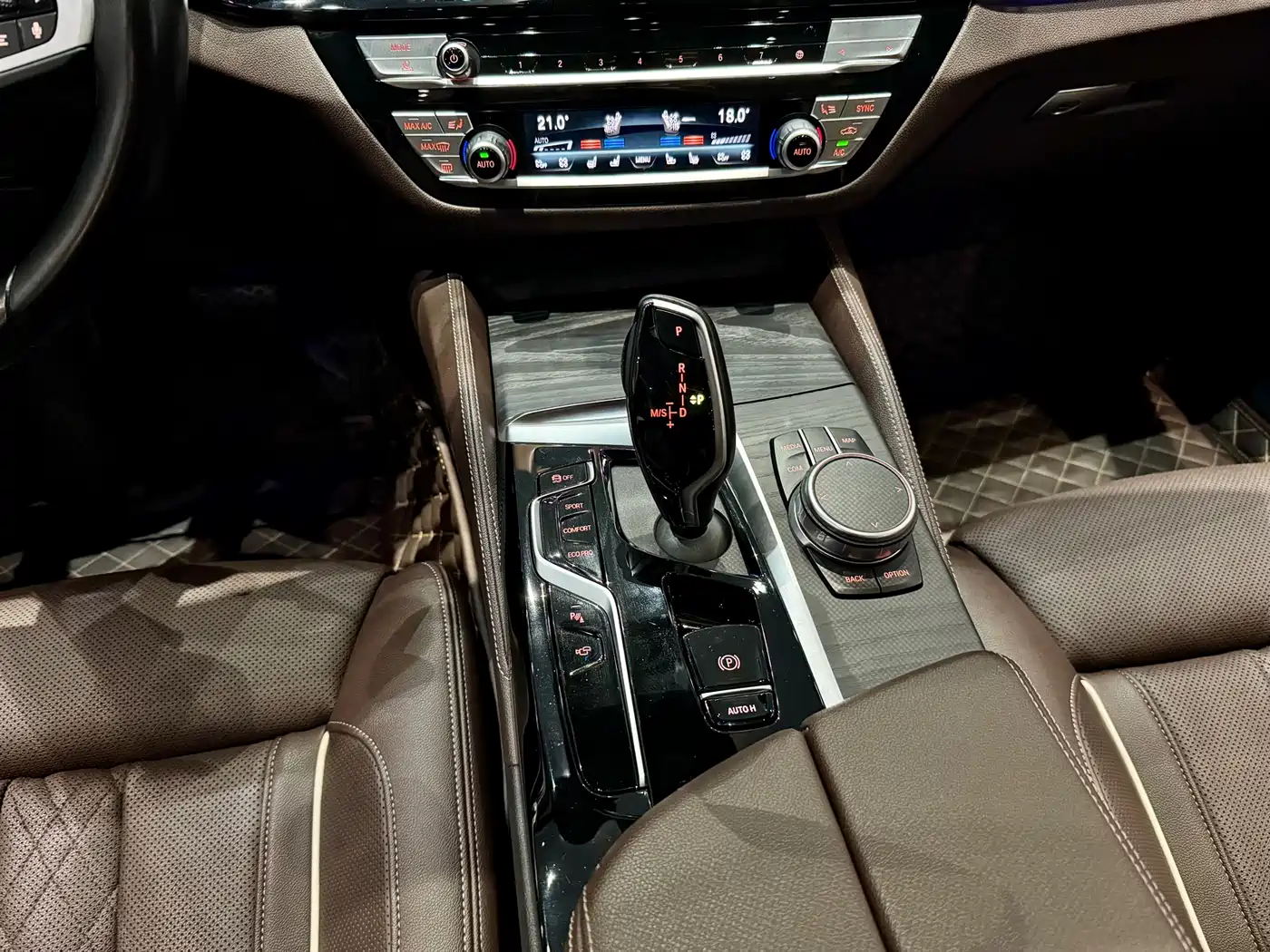 BMW 5 Series 2021 530Li Premium M Sport Package фото 11
