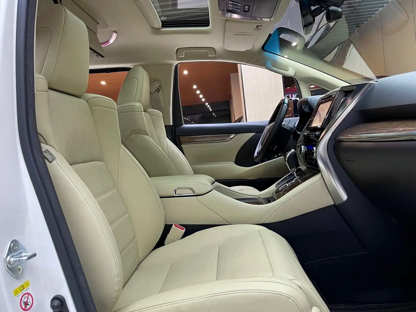 Toyota Alphard 2018 3.5L Premium фото 8
