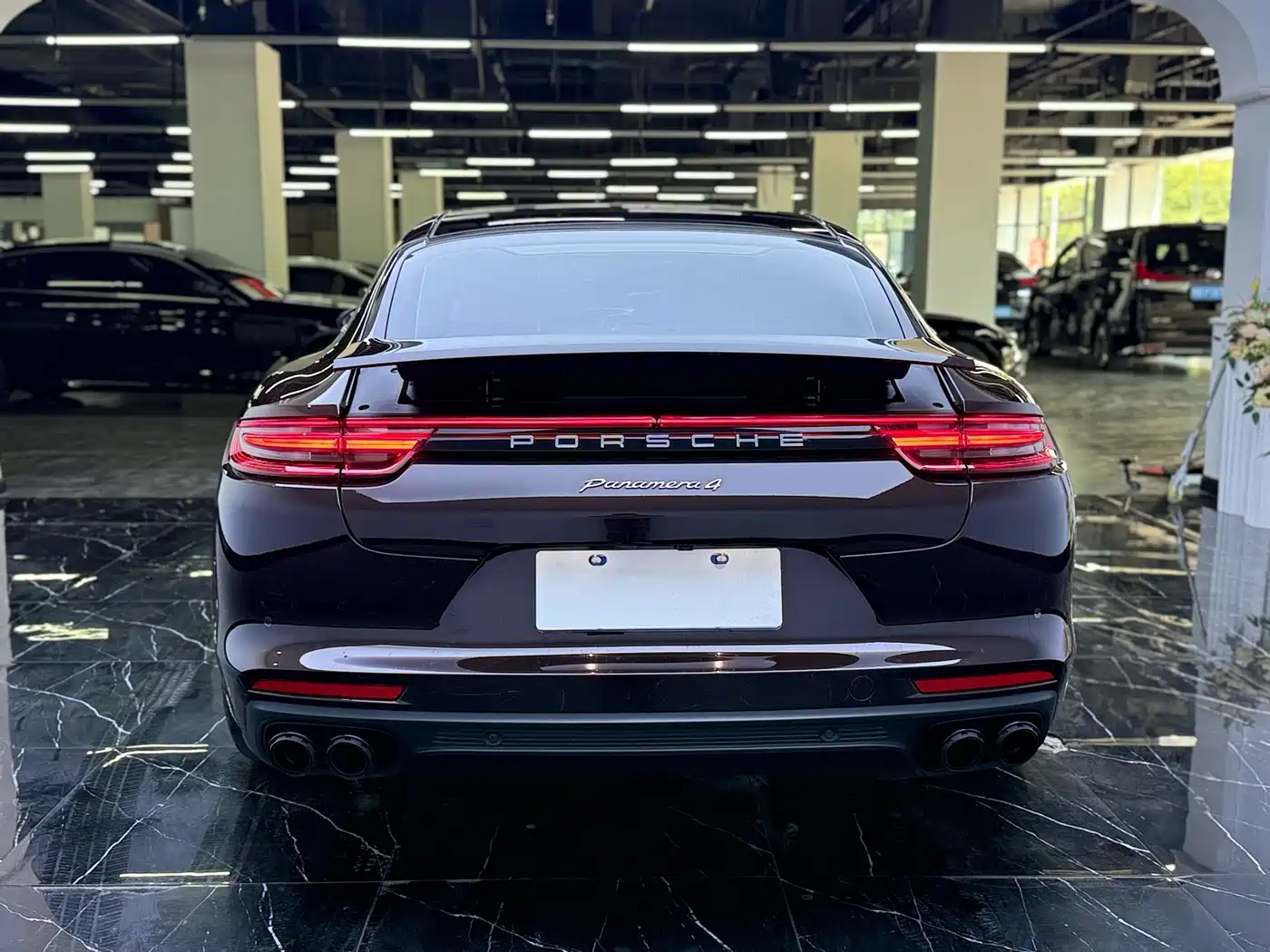 Porsche Panamera 2017 Panamera 4 Executive Long Wheelbase 3.0T фото 21