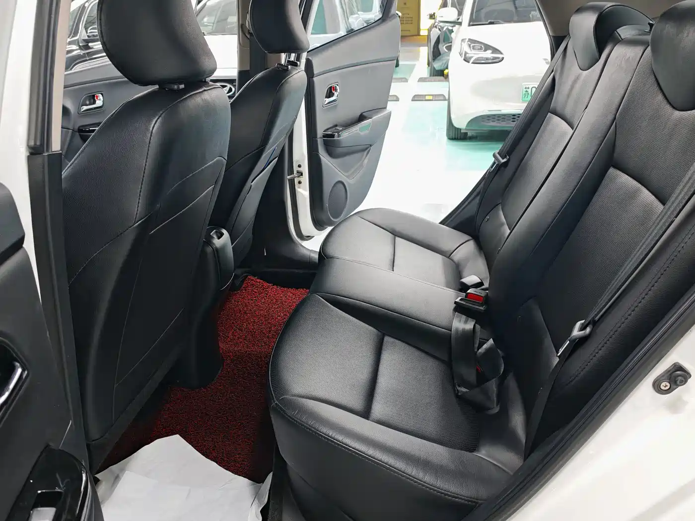 Kia K2 2012 2012 Sedan 1.6L AT Premium ECO Commemorative Edition
