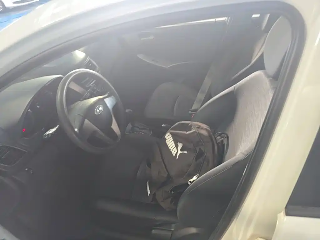 Hyundai Reina 2016 2014 Model 1.4L Automatic GLX