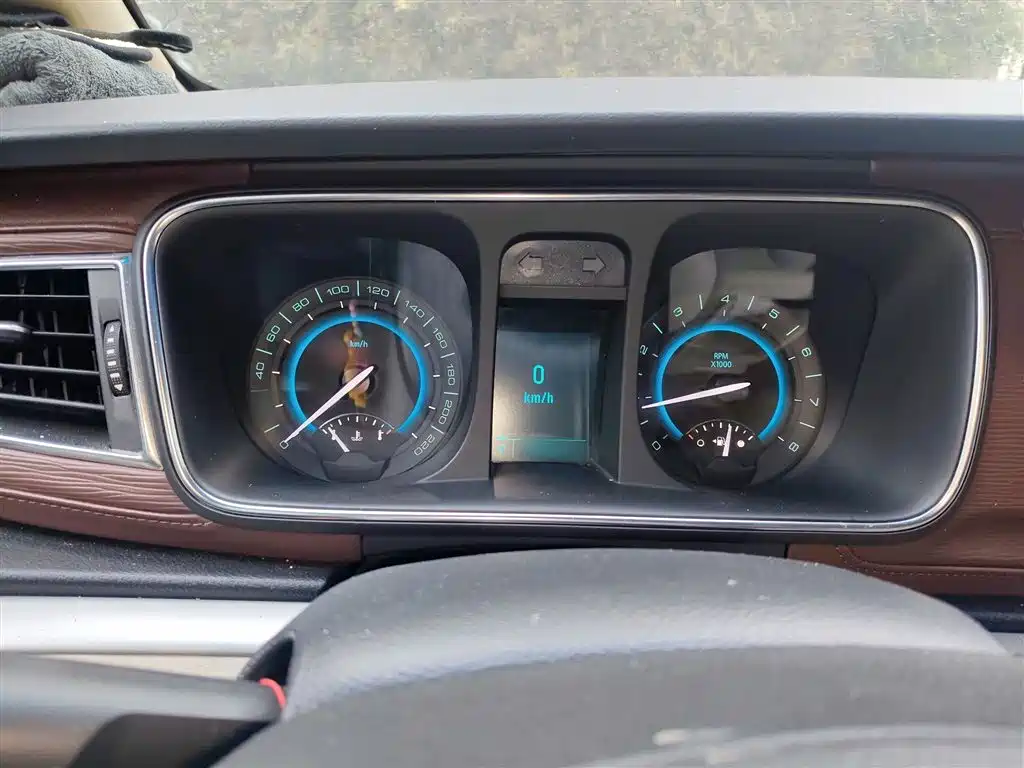 Buick GL8 2014 3.0L XT Luxury Business Flagship фото 4
