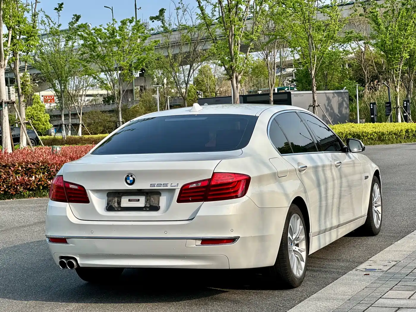 BMW 5 Series 2017 525Li Luxury Design Package фото 6