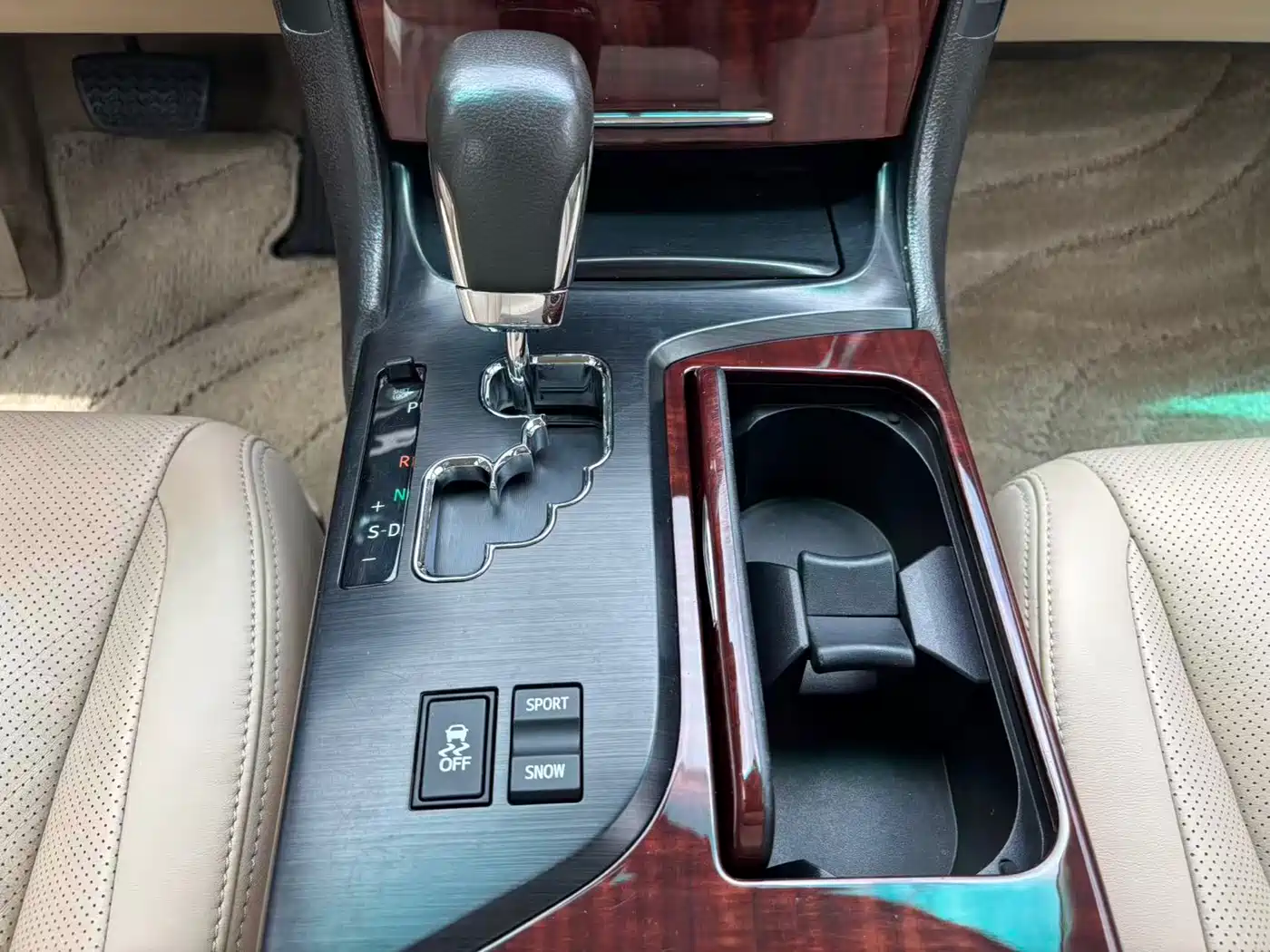 Toyota Crown 2011 2.5L Royal Leather Sunroof Special Edition фото 12