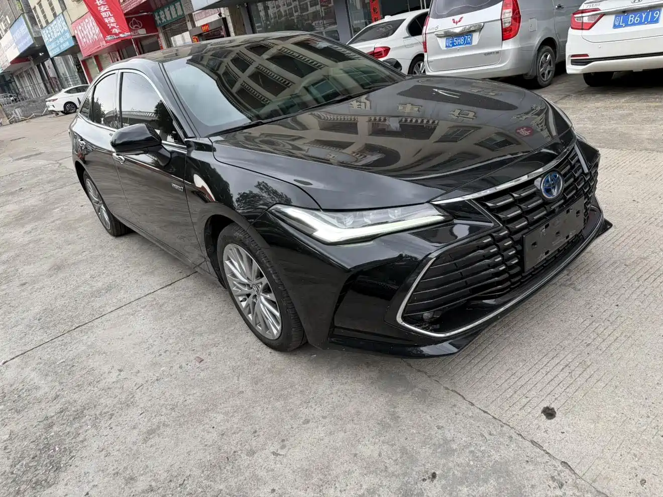 Toyota Avalon 2024 Model Hybrid 2.5L XLE Prestige Edition фото 3