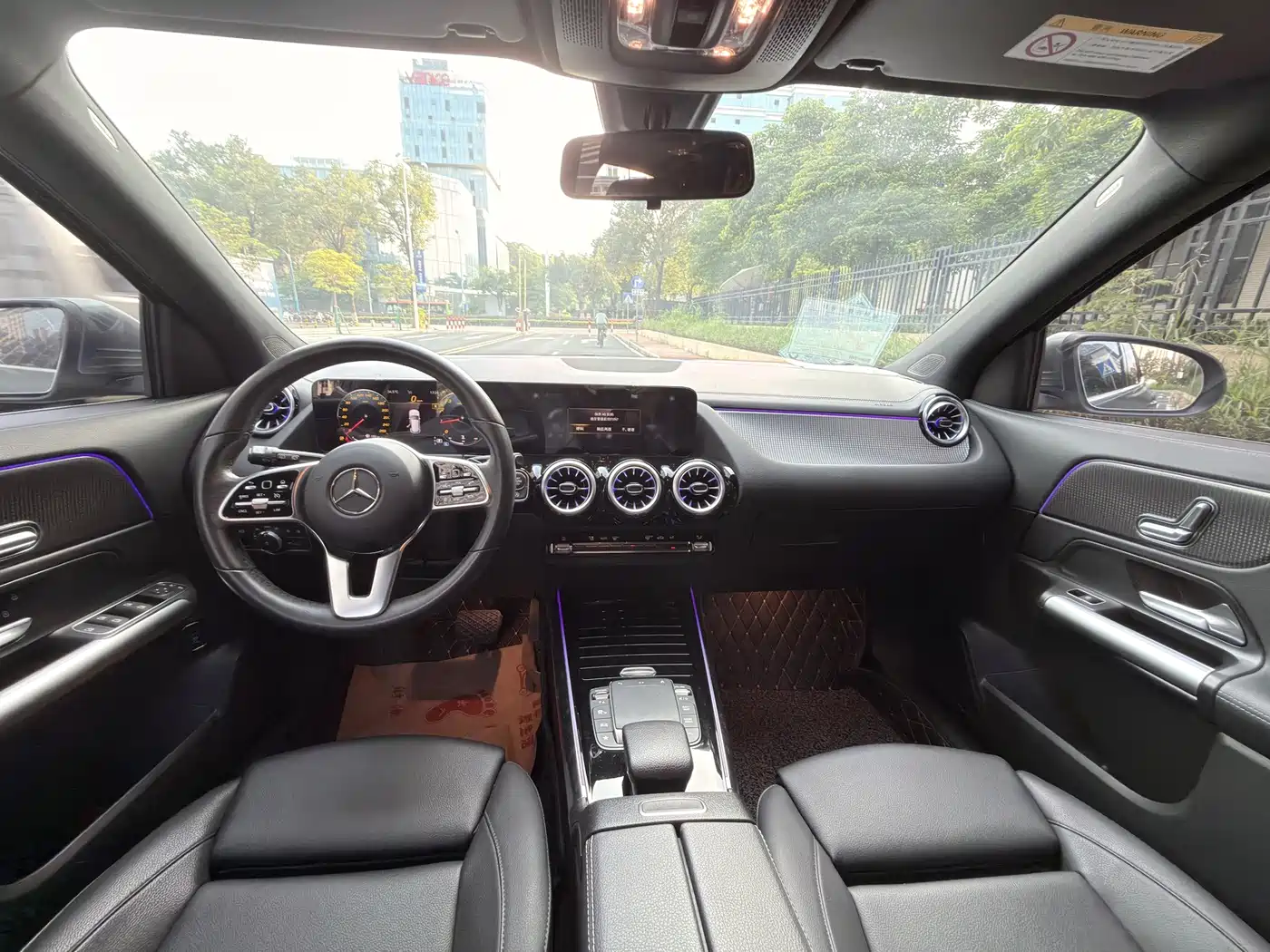Фото 10 - Mercedes-Benz GLA