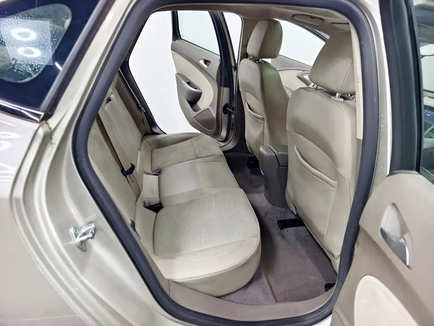 Buick Excelle 2013 GT 1.6L Automatic Fashion Edition фото 16