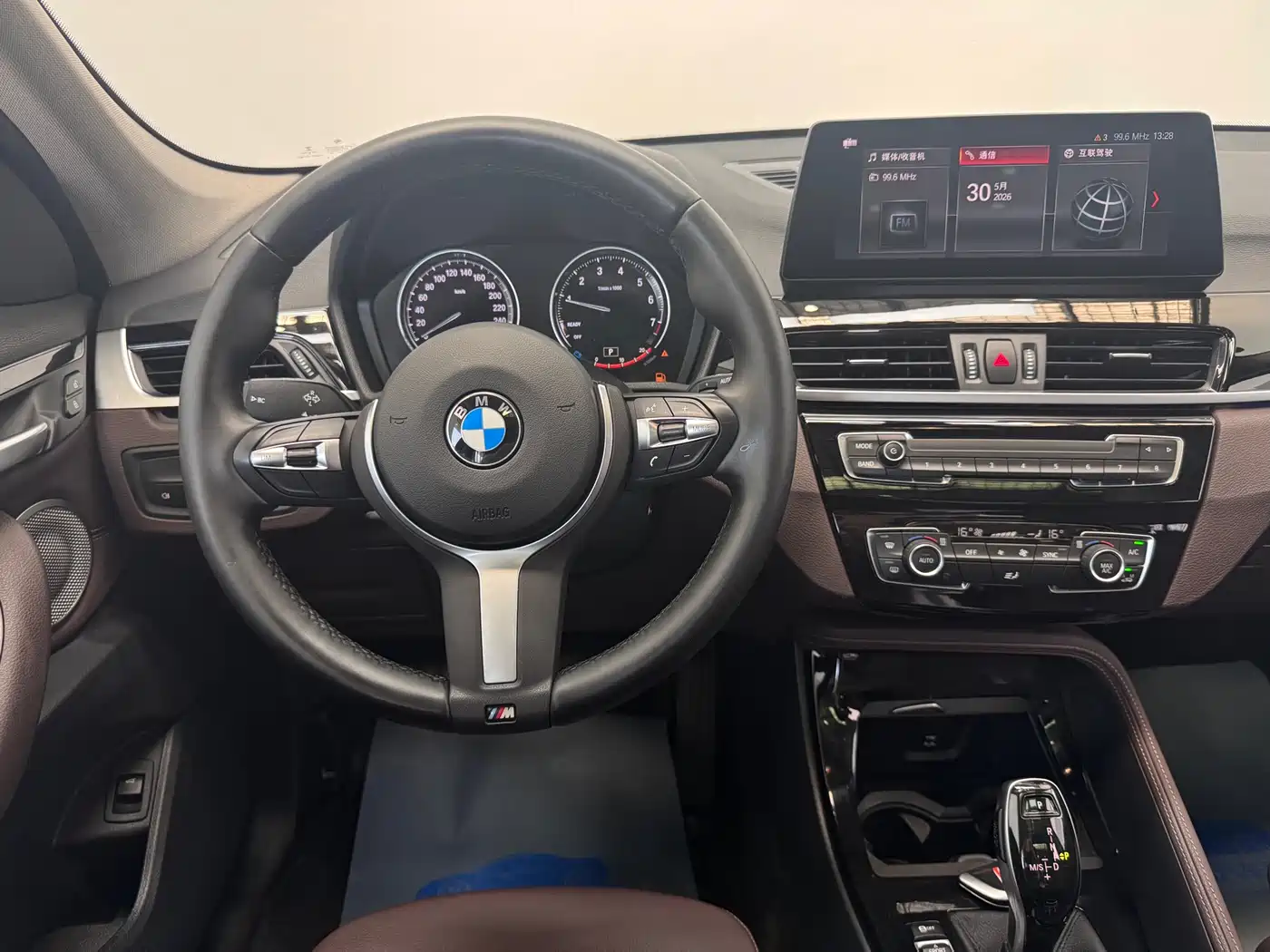 BMW X1 2022 sDrive20Li Premium фото 15