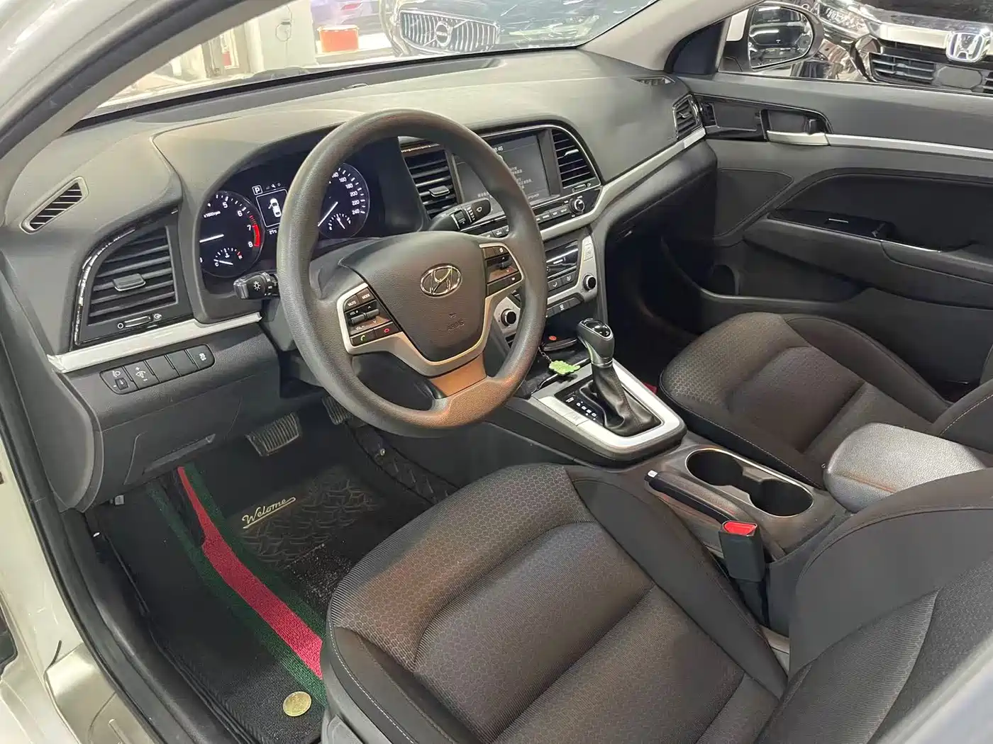 Hyundai Elantra 2016 Model 1.6L Automatic Smart Elite фото 7