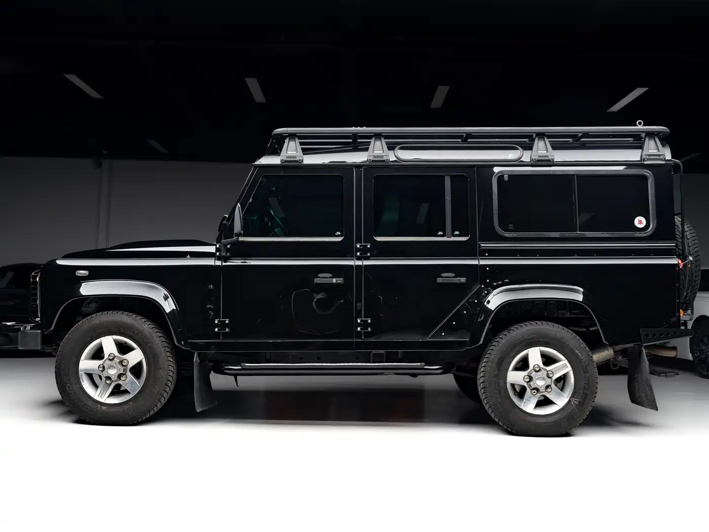 Land Rover Defender фото 3