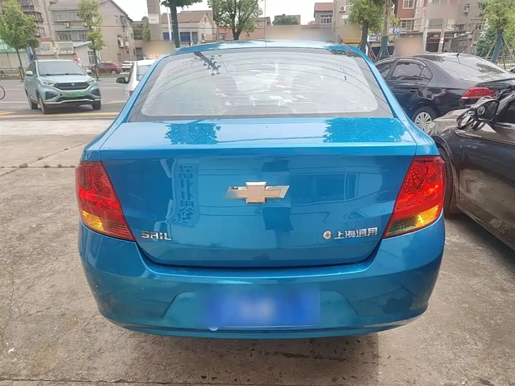 Chevrolet Sail 2013 Sedan 1.2L Manual Fashion Happiness Edition фото 6