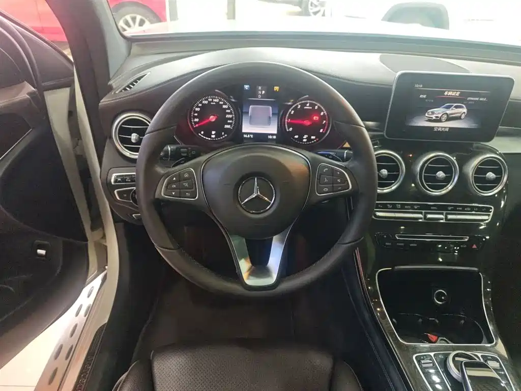Mercedes-Benz GLC 2016 GLC 260 4MATIC Luxury фото 7