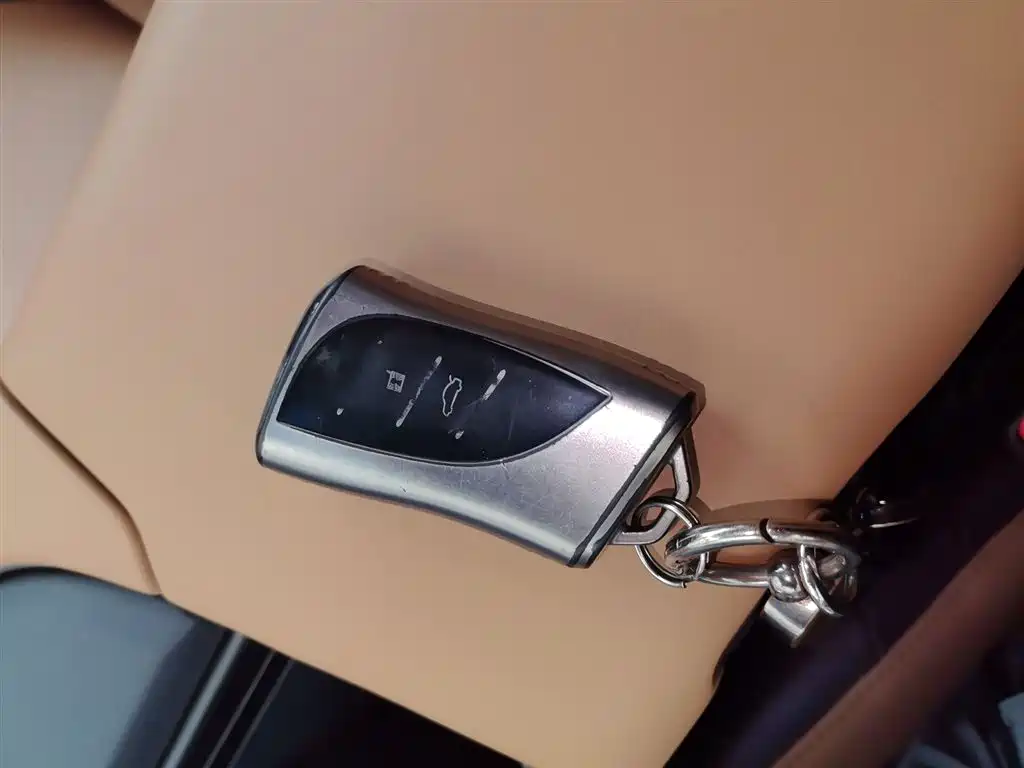 Lexus ES 2020 200 Excellence фото 12