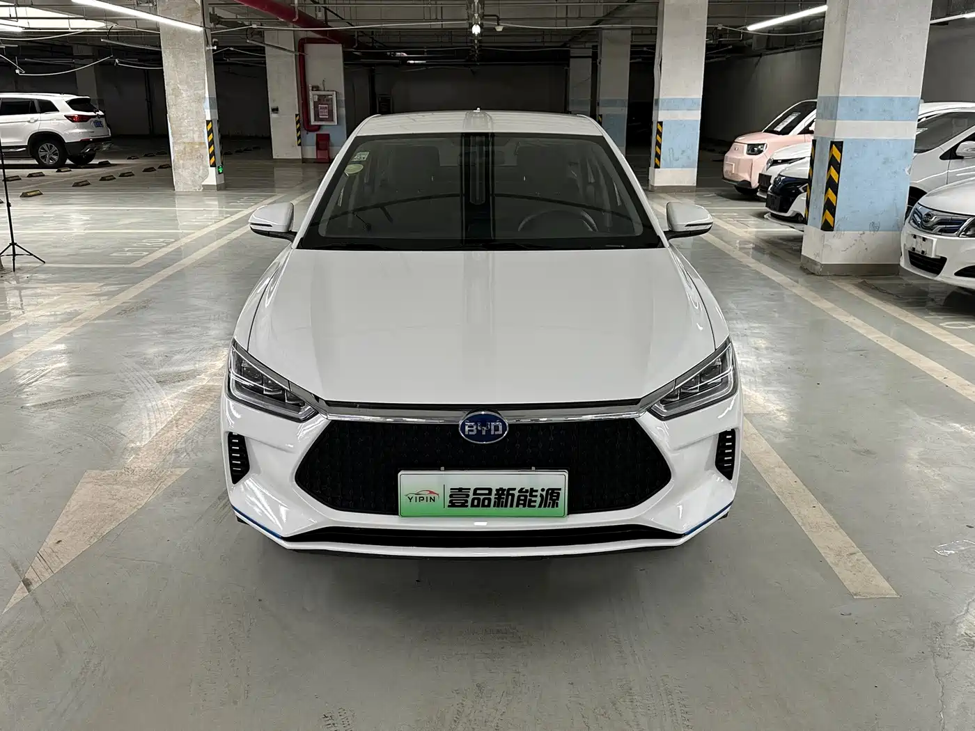 Фото 2 - BYD e2
