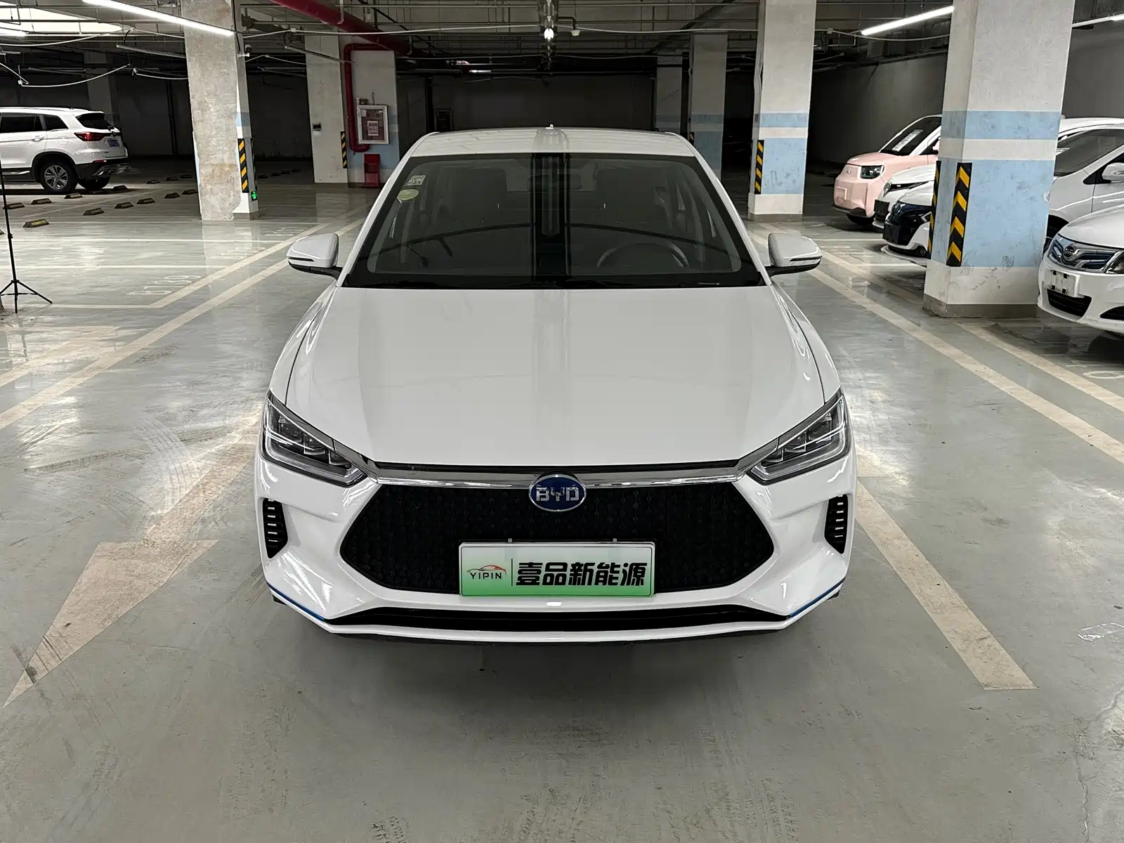 Фото 2 - BYD e2