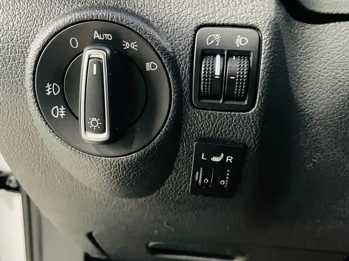 Volkswagen Tiguan 2016 280TSI Automatic 2WD Silk Road Fashion Edition фото 13