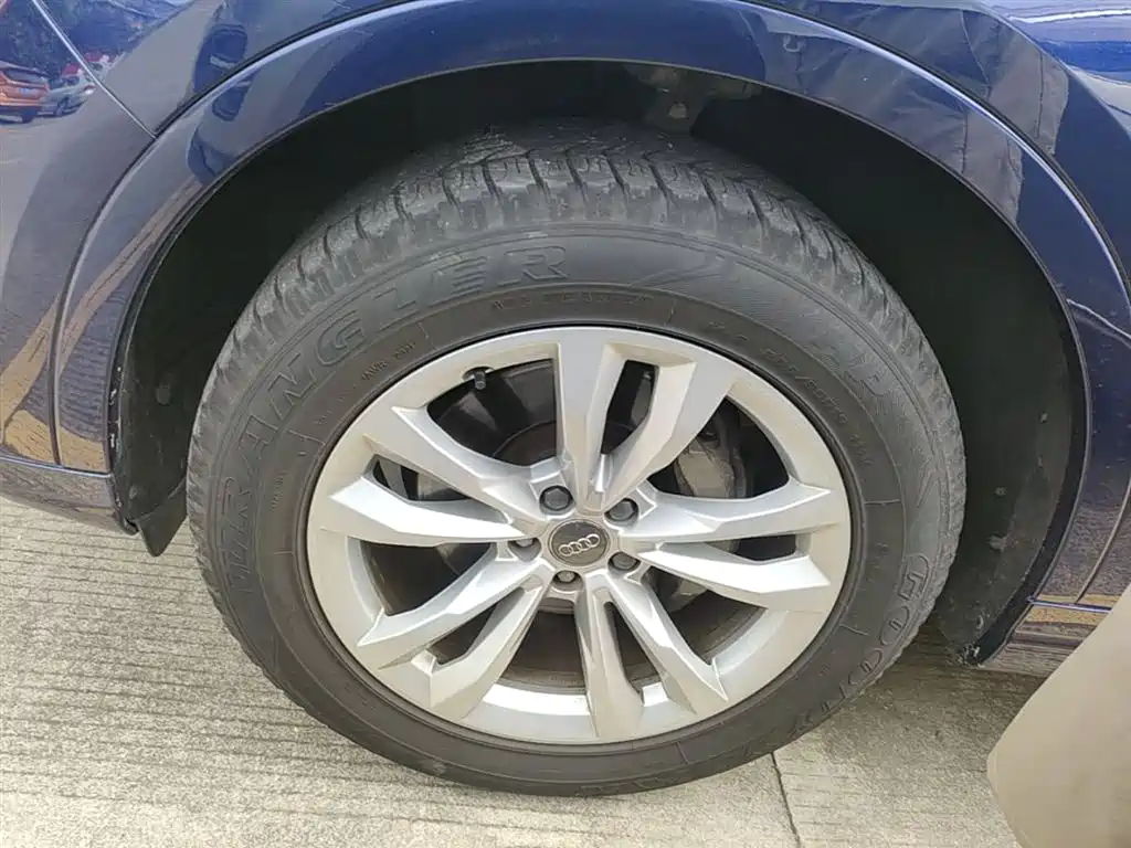 Audi Q7 2019 45 TFSI Comfort фото 23