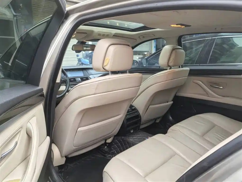 BMW 5 Series 2012 523Li Luxury фото 5