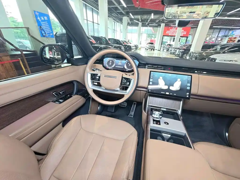Land Rover Range Rover 2025 2025 3.0 L6 400PS Genesis Extended Wheelbase