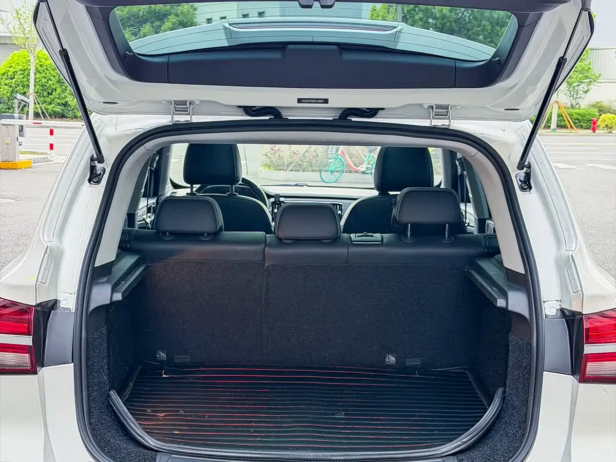 ROEWE RX5 NEW ENERGY