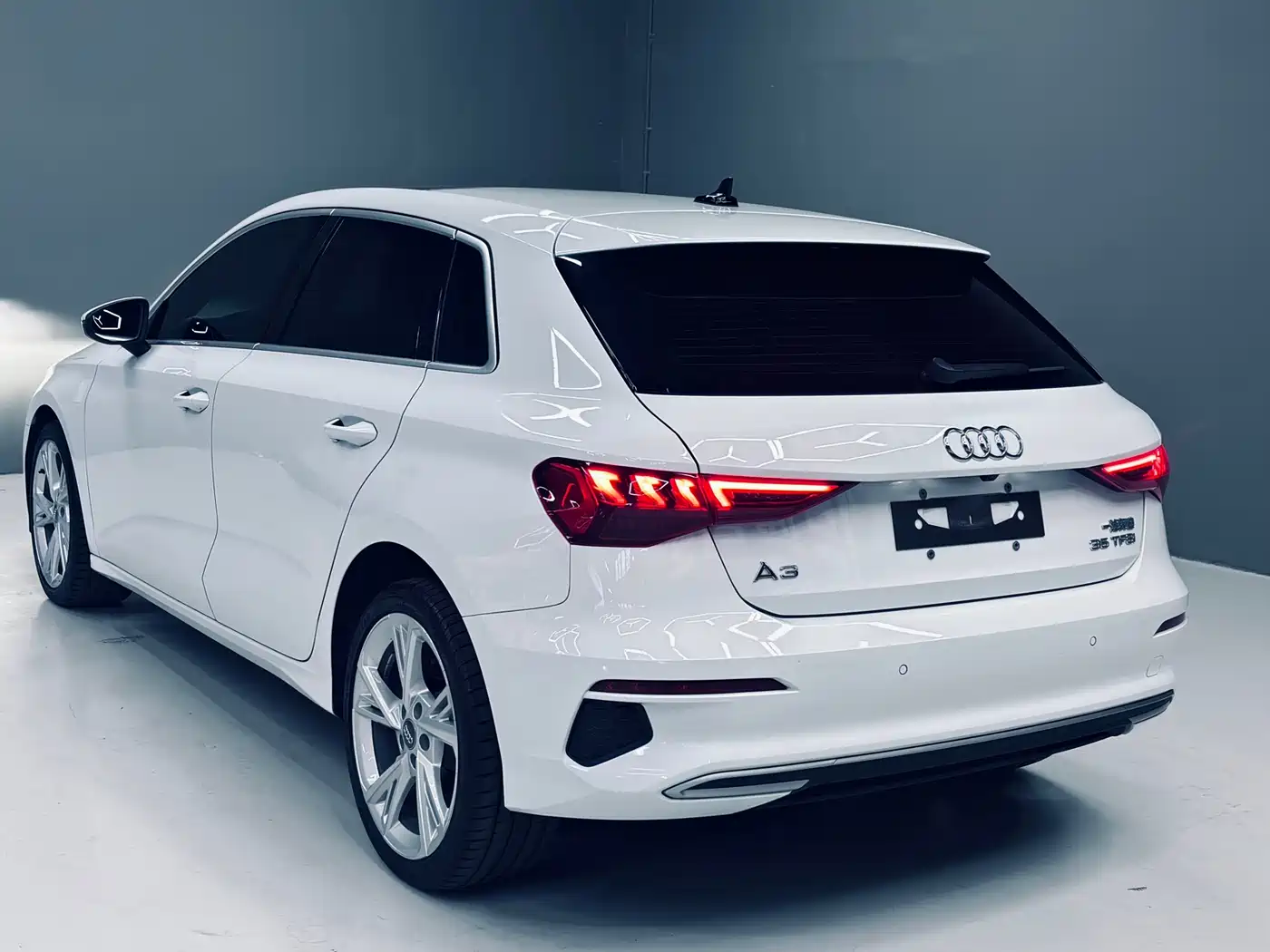 Audi A3 2022 Sportback 35 TFSI Style Elegance фото 3