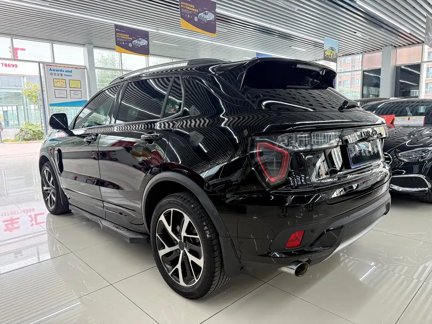 Lynk & Co 01 2017 2.0T AWD Pro фото 5