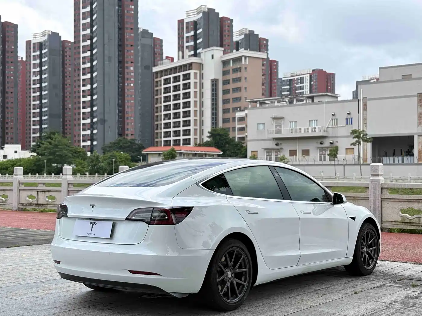 Tesla Model 3 (Import) 2019 2019 Standard Range RWD Upgraded Edition