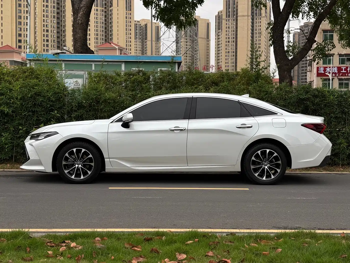 Toyota Avalon 2023 2.0L Luxury Edition фото 4