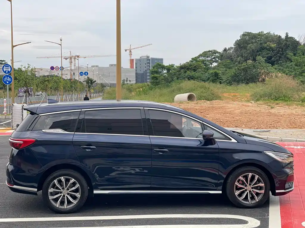 BYD Song MAX 2020 2021 Upgrade 1.5T Automatic Luxury Edition 6-Seater