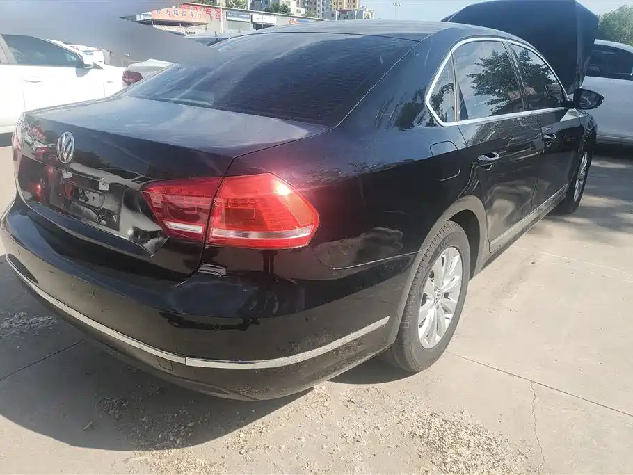 Volkswagen Passat 2014 1.8TSI Automatic Honor Edition фото 3
