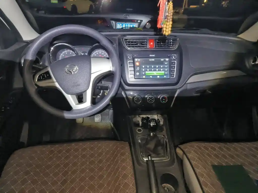 BAIC Huansu S3 2017 2017 1.5L Manual Luxury