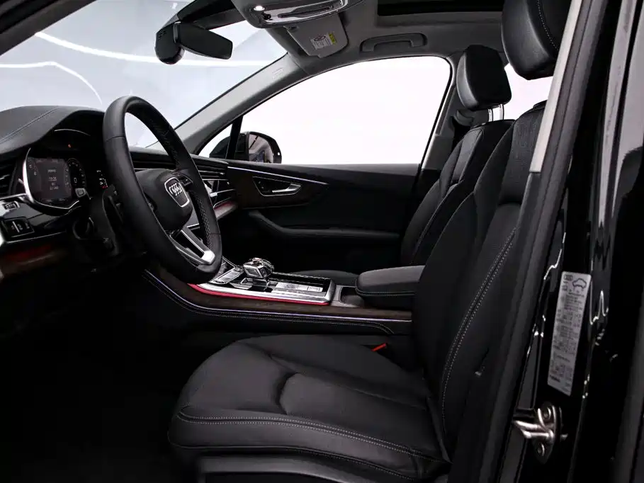 Audi Q7 2025 2025 45 TFSI quattro S line Black Warrior