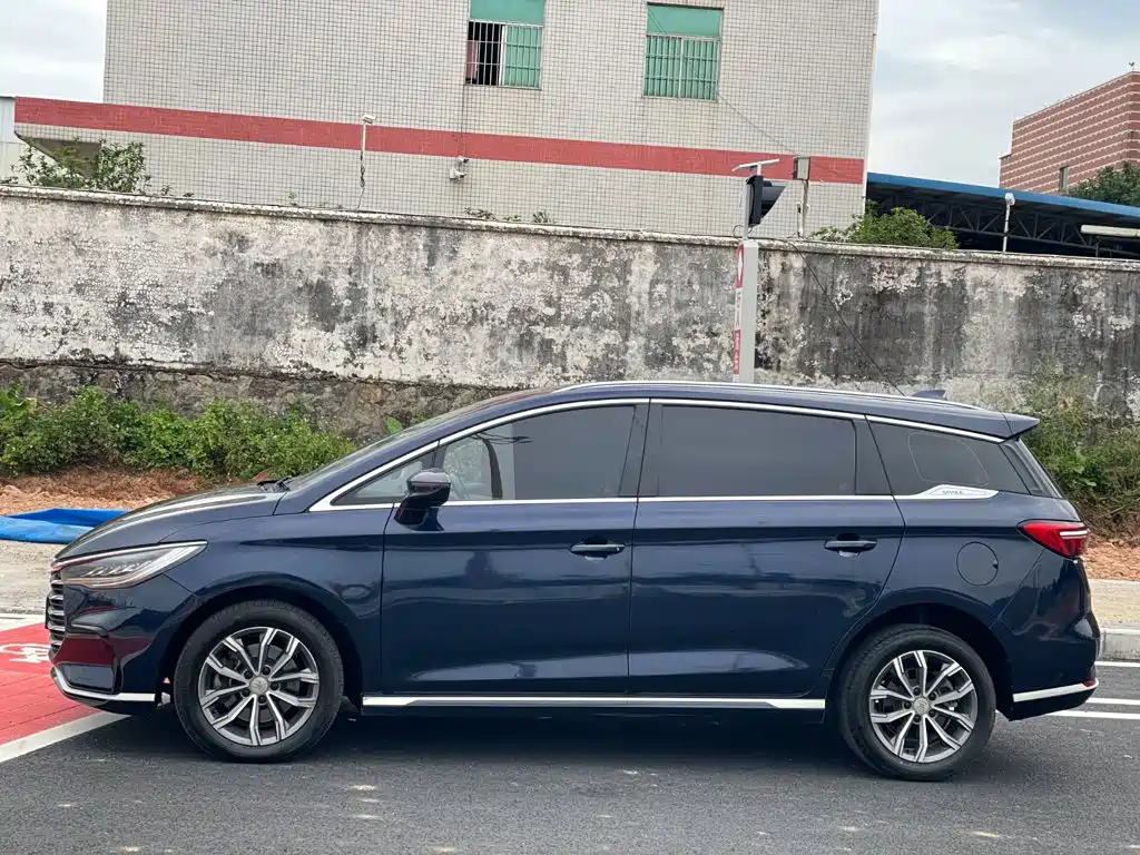BYD Song MAX 2020 2021 Upgrade 1.5T Automatic Luxury Edition 6-Seater